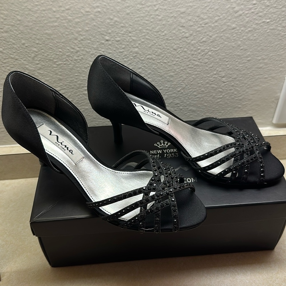Nina Black Satin Luster shoes, size 7
